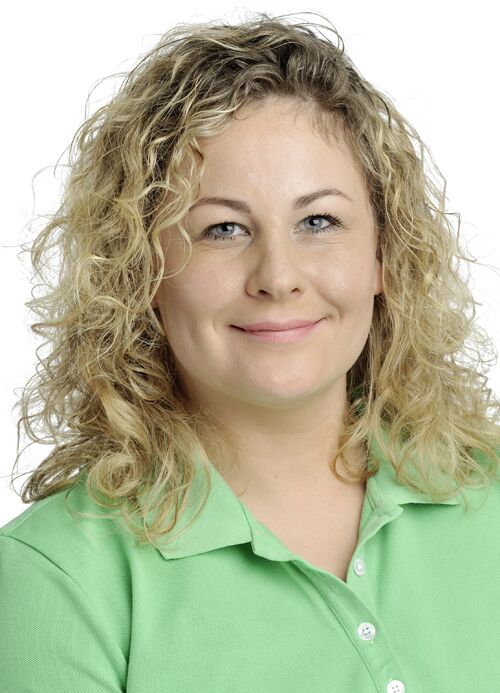 Alina Spiess, Zahnmedizinische Fachangestellte