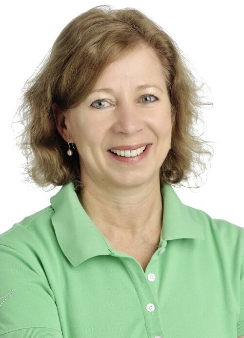 Sabine O`Neill, Verwaltungsangestellte